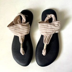 SANUK Yoga Mat Sling Sandals Fabric Thong Flip Flop Beige Striped Womens Size 9